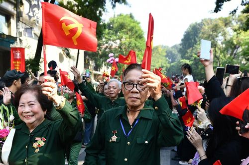 Đề xuất tặng quà người có công dịp 50 năm giải phóng miền Nam và 80 năm độc lập