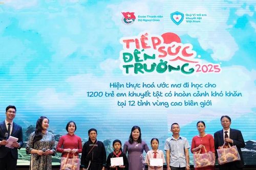 Phát động chương trình 'Tiếp sức đến trường' cho 1.200 học sinh khuyết tật