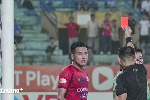 Nhận 2 thẻ đỏ, Công an Hà Nội chia điểm với Câu lạc bộ Thành phố Hồ Chí Minh