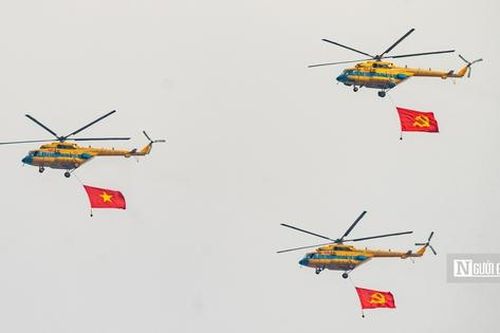 Chiêm ngưỡng máy bay chiến đấu, trực thăng kéo Quốc kỳ hợp luyện trên bầu trời Tp.HCM