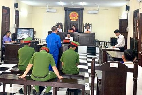 Cướp điện thoại và 100.000 đồng, nam thanh niên lãnh hơn 8 năm tù