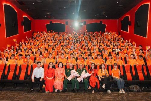 Học sinh Trường FPT Quy Nhơn tìm về 'miền kí ức đỏ'