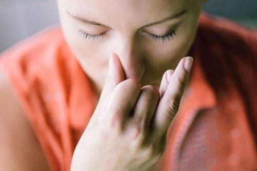 Vì sao con người có thể nhịn thở nhưng lại không thể 'tắt' hoàn toàn thính giác?