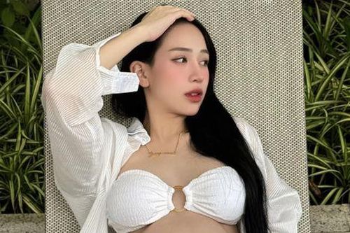 Con gái Minh Nhựa mặc hở khoe bụng bầu vượt mặt