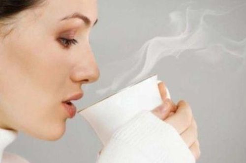 Thói quen đơn giản mỗi sáng giúp da đẹp bất chấp tuổi tác