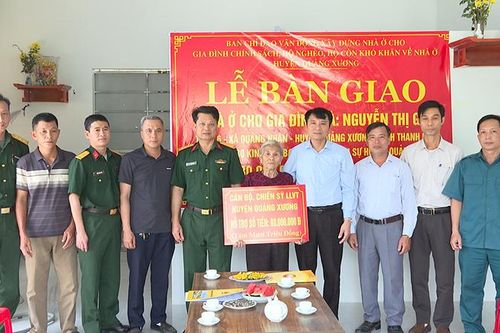 Quảng Xương: Bàn giao nhà tình nghĩa cho hộ nghèo