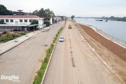 Gia hạn nhiều dự án trọng điểm để giải phóng mặt bằng