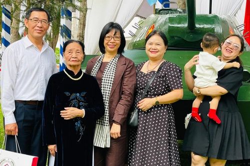 Thắp sáng ngọn lửa truyền thống