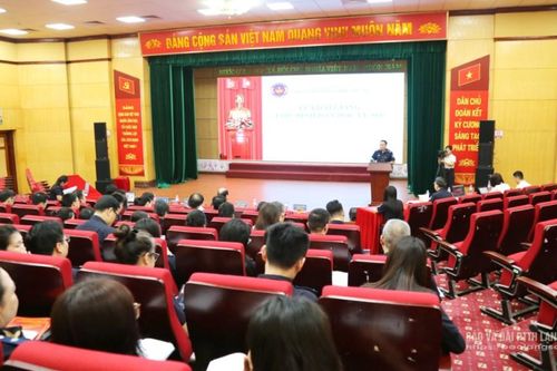 Trên 320 cán bộ hải quan dự tập huấn lớp bình dân học vụ số
