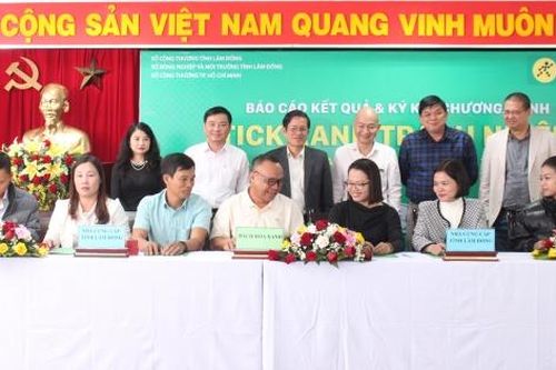 Nông sản gắn tick xanh