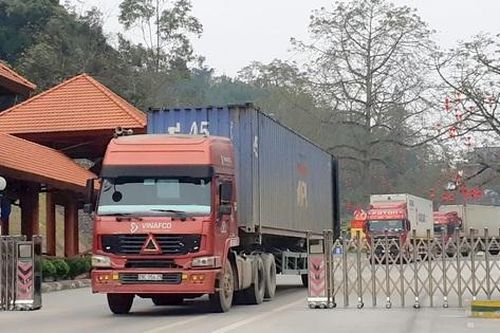 Bảo hiểm bồi thường thế nào với ô tô chạy liên vận?