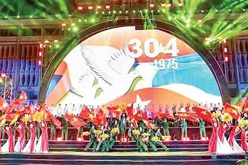 'Đất nước trọn niềm vui' - Tấm lòng của văn nghệ sĩ Quân đội