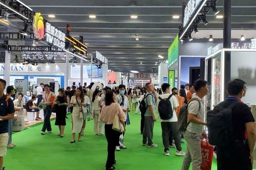 Hà Nội 'nóng' lên với Triển lãm và Diễn đàn Năng lượng Việt - Trung - ASEAN