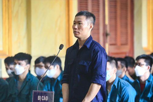 Cựu Đại úy công an cầm đầu đường dây buôn lậu hơn 200 tỷ đồng lãnh 12 năm tù