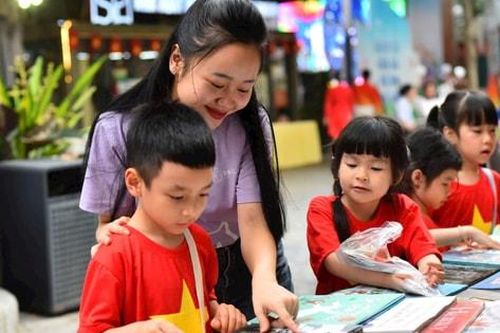 Sôi động Ngày Sách và Văn hóa đọc Việt Nam tại Phố sách Hà Nội