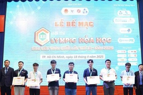 Trao giải Hội thi Olympic Hóa học sinh viên toàn quốc lần thứ XII năm 2025