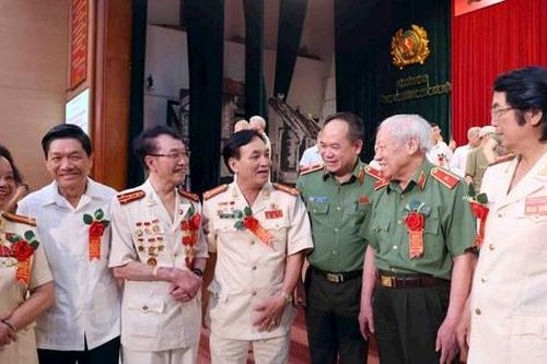 Hà Nội: Gặp mặt cán bộ công an chi viện chiến trường miền Nam