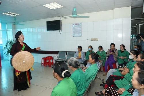 'Mang âm nhạc đến bệnh viện' tại Bắc Ninh: Ấm áp và đầy cảm xúc