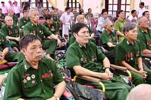 Trình Chủ tịch nước tặng quà cho người có công với cách mạng dịp 30/4 và 2/9/2025