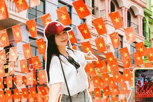 Hà Nội rực rỡ sắc cờ: Những điểm check-in 'cháy máy' không thể bỏ lỡ mùa lễ 30/4