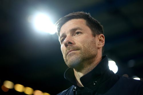 CĐV Real Madrid ủng hộ Alonso thay Ancelotti