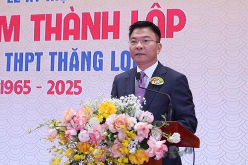 Phó Thủ tướng Lê Thành Long dự Lễ kỷ niệm 60 năm thành lập ngôi trường giàu truyền thống 'dạy tốt, học tốt' của Thủ đô