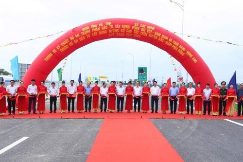 Thông xe kỹ thuật tuyến cao tốc bắc-nam đoạn qua Hà Tĩnh