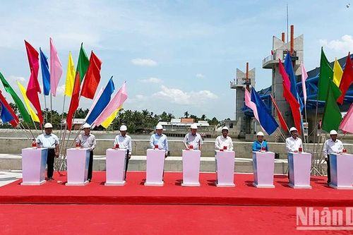 Bàn giao đưa vào sử dụng công trình cống âu Rạch Mọp