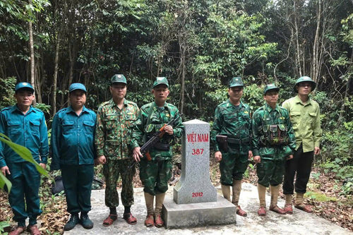 Chung tay bảo vệ rừng đầu nguồn biên giới