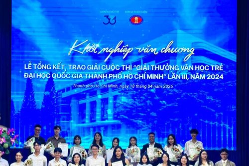 Sinh viên Đinh Ngọc Bảo Trân đoạt giải Nhất 'Giải thưởng Văn học trẻ Đại học Quốc gia TPHCM'