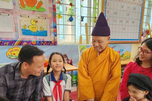 Trao tặng 451 đầu sách cho học sinh vùng cao