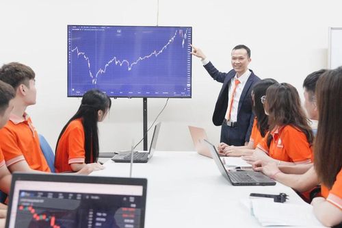 Rút ngắn thời gian đào tạo cử nhân: Vẫn còn nhiều thách thức