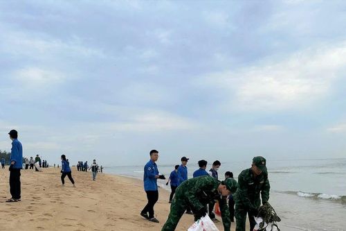 Tuổi trẻ Quảng Bình chung tay làm sạch môi trường