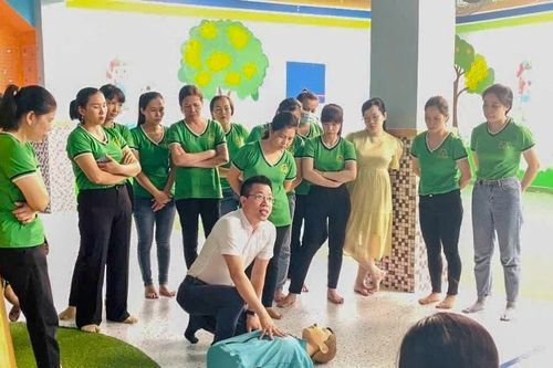 120 giáo viên hào hứng tập huấn kỹ năng phòng chống tai nạn thương tích