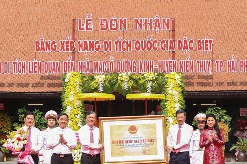 Đón nhận Bằng xếp hạng Di tích quốc gia đặc biệt cụm di tích nhà Mạc