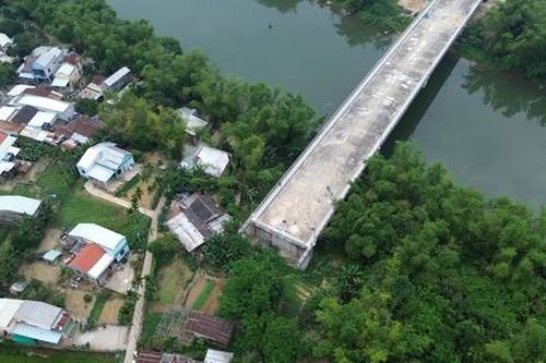 Cầu trăm tỷ chơi vơi không đường dẫn