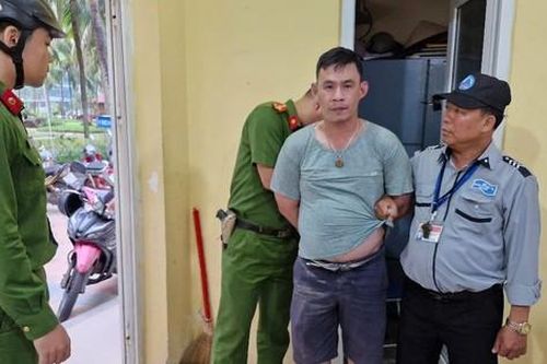 Mật phục nhiều giờ, bắt đối tượng trộm tài sản của du khách ở biển Đà Nẵng