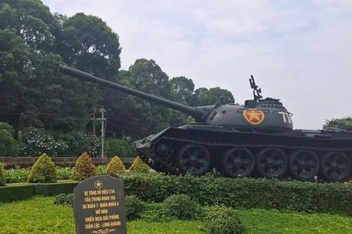 Mở 'cánh cửa thép' Xuân Lộc