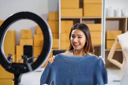 'Phong sát' hoặc hình sự hóa mới đủ sức ngăn nghệ sĩ, KOLs quảng cáo sai sự thật