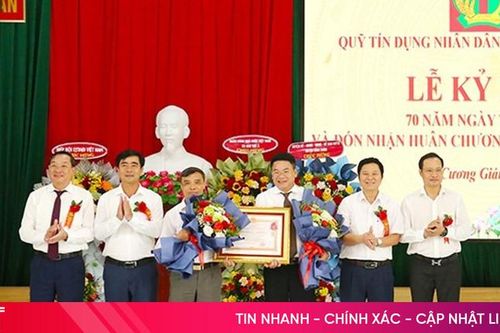 Quỹ Tín dụng nhân dân Cương Gián nhận Huân chương Lao động hạng Nhất