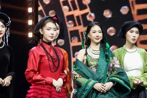 Bùi Quỳnh Hoa mang di sản văn hóa được UNESCO công nhận vào phần thi của team