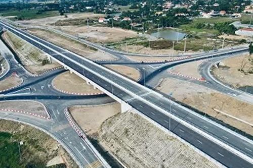 Bộ Xây dựng công bố phương án phân luồng giao thông trên loạt tuyến cao tốc sẽ thông xe từ 19/4