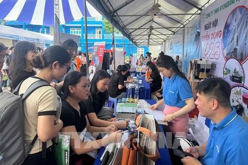 Doanh nghiệp Bình Dương vẫn 'khát' nguồn nhân lực chất lượng cao