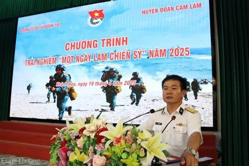 'Một ngày làm chiến sĩ' với Lữ đoàn 101