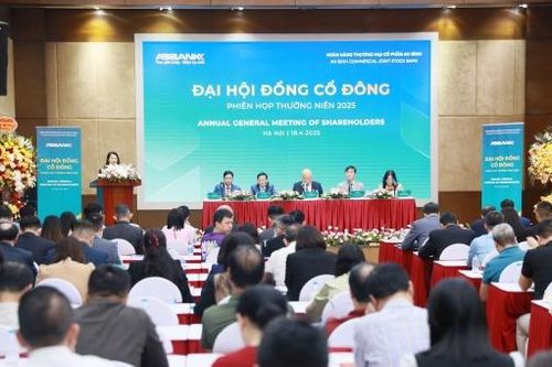 Ngân hàng 'chạy đà' 2025: Những tiếng nói từ mùa đại hội cổ đông