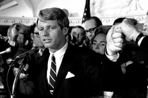 Mỹ công bố 10.000 trang hồ sơ về Robert F. Kennedy