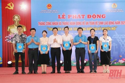 Công bố quyết định thành lập 5 công đoàn cơ sở