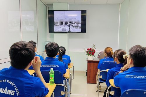 Mỗi tháng một thước phim lịch sử