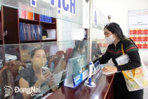 Đảm bảo 100% các thủ tục hành chính đủ điều kiện được cung cấp dịch vụ công trực tuyến toàn trình