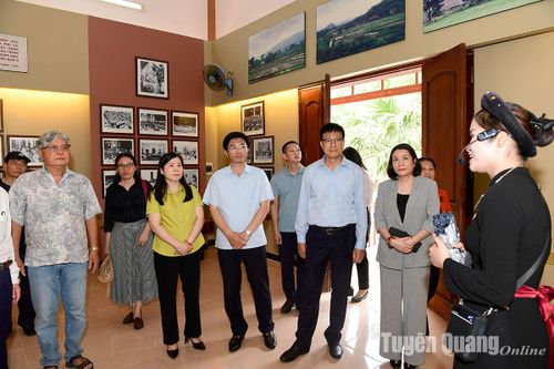 Đoàn đại biểu Quốc hội tỉnh Quảng Bình thăm Khu di tích Quốc gia đặc biệt Tân Trào
